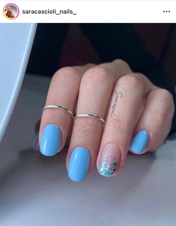 easy blue nail design on short nails