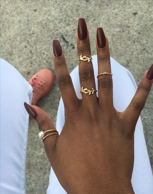 what are the best nail colors for dark skin tones