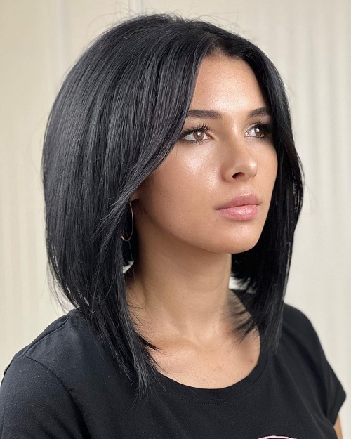 black color middle parted graduated angled bob cut