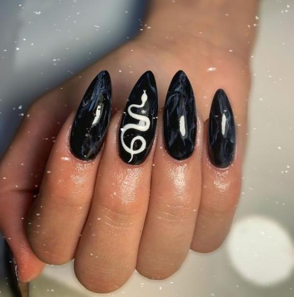 black-marble-nails-with-snake