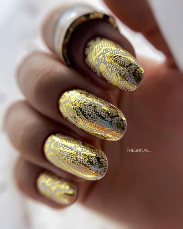 snake skin nails design