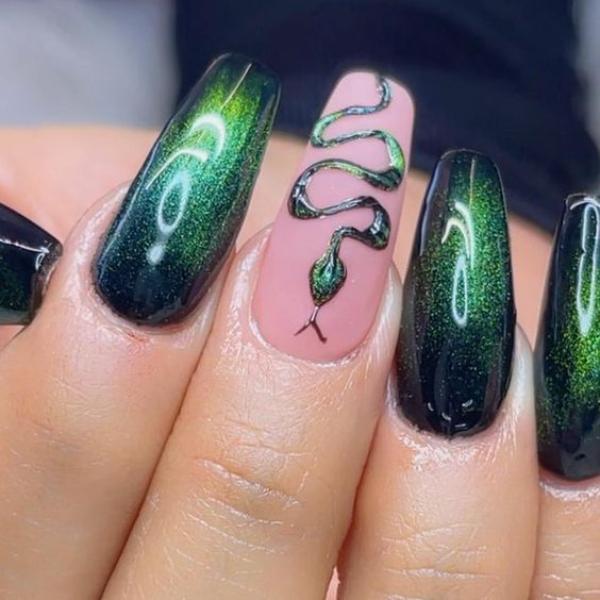 green-snake-nails