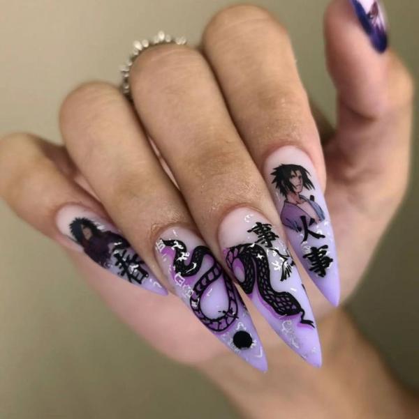 japanese-style-snake-nail-design