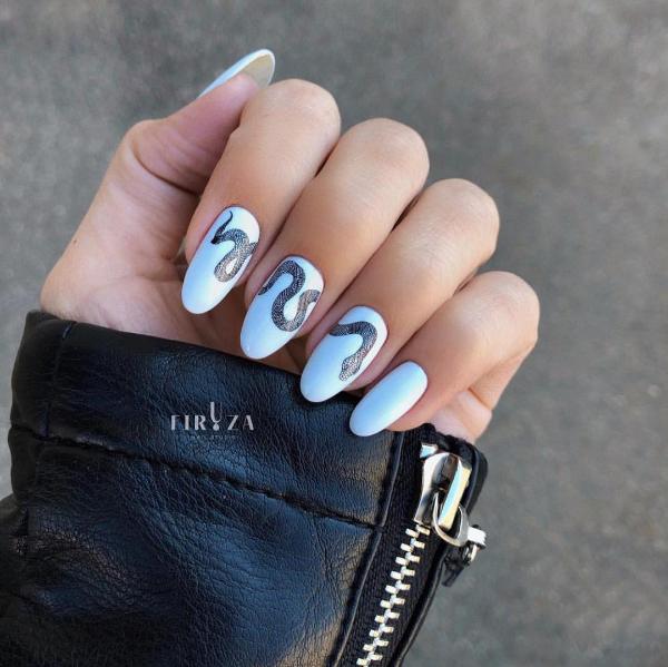 white-nail-design-black-snake