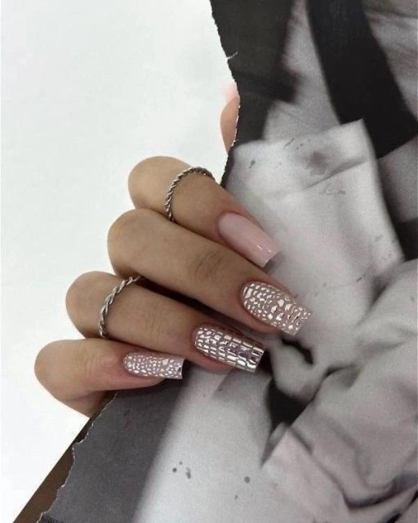 snake texture nails