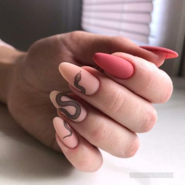 pastel-pink-matte-snake-nails