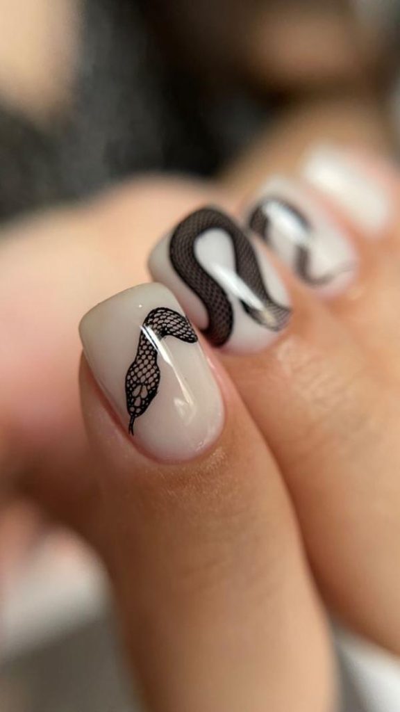 short-milk-white-squoval-nail-design-with-snake