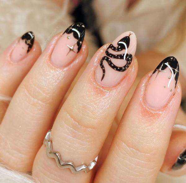 snake themed nails