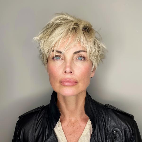 stylish haircut ideas for mature women