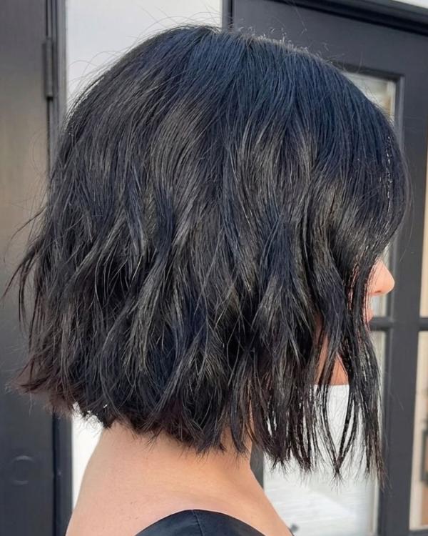 Wavy Textured Sliced Bob Haircuts Ideas