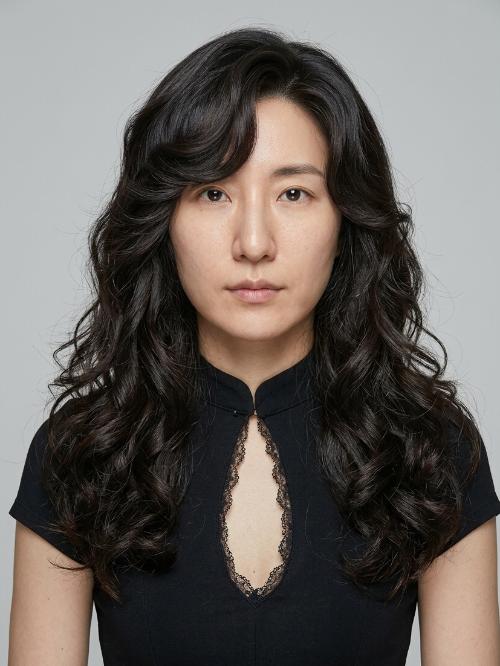 List of the Best Hair Parts for Women with Big Noses